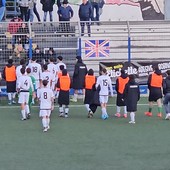 Calcio, Albenga. La richiesta dei tifosi alla squadra: "Non indossate la maglia bianconera contro l'Imperia" Calcio, Albenga. La richiesta dei tifosi alla squadra: "Non indossate la maglia bianconera contro l'Imperia"