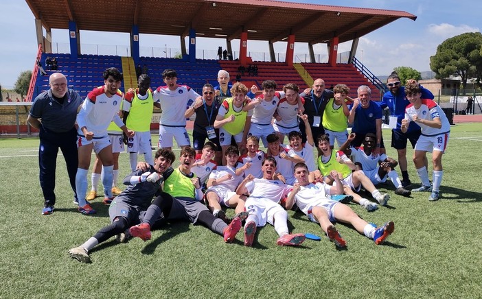 Calcio, Torneo delle Regioni. Anche l'Under 17 parte al meglio, la Liguria del tandem Rossi - Oddone ribalta la Puglia Calcio, Torneo delle Regioni. Anche l'Under 17 parte al meglio, la Liguria del tandem Rossi - Oddone ribalta la Puglia