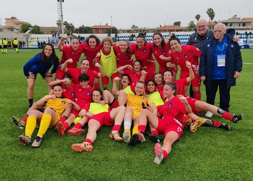 Calcio, Torneo delle Regioni. La Liguria femminile a trazione savonese: Patrone (Vado) e Taramasso (Albenga) firmano il successo sulla Calabria Calcio, Torneo delle Regioni. La Liguria femminile a trazione savonese: Patrone (Vado) e Taramasso (Albenga) firmano il successo sulla Calabria