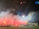 Calcio | Il Riva come Fuorigrotta, i fuochi d'artificio accompagnano l'ingresso in campo di Albingaunia e Virtus Sanremese (VIDEO)