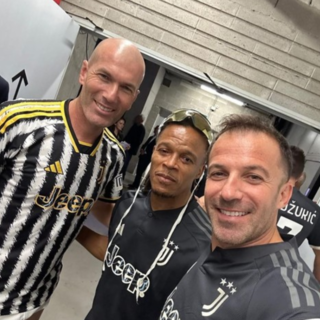 Al cuore non si comanda, anche tanti tifosi savonesi al PalaOlimpico per i 100 anni di Agnelli, plebiscito del popolo juventino: "Alessandro Del Piero"