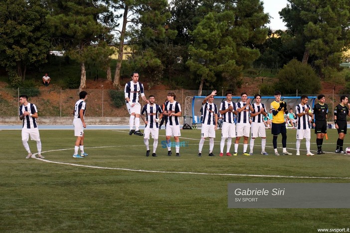 Tifosi in protesta ma il big match tra Savona e Sestrese si giocherà all'Olmo - Ferro Tifosi in protesta ma il big match tra Savona e Sestrese si giocherà all'Olmo - Ferro