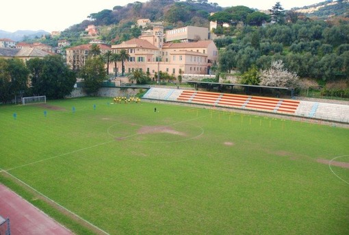 CALCIO, ALLERTA ARANCIONE IMMEDIATA: IL COMUNE CHIUDE IL BOREL, SALTA IL DERBY TRA FINALE E PIETRA LIGURE