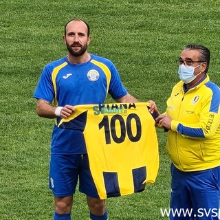 Calcio, Cairese. 100 volte Matteo Piana, una maglia speciale per il centrocampista gialloblu
