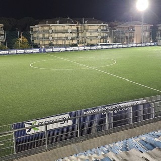 Calcio, Pietra Ligure. Campomorone in ritardo al De Vincenzi, il CR Liguria sposta la partita con il Pietra alle 21:00
