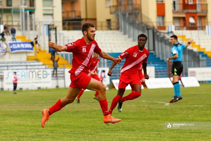 Giovanni Boggian in azione con la maglia del Savona
