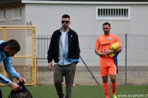Calcio, Spotornese. Il ds Cosentino sui tafferugli di Arenzano: "Arienti colpito e ha perso un dente". La replica dello Scirbo & Cogo: "Fondamentale non esacerbare gli animi" Calcio, Spotornese. Il ds Cosentino sui tafferugli di Arenzano: "Arienti colpito e ha perso un dente". La replica dello Scirbo & Cogo: "Fondamentale non esacerbare gli animi"