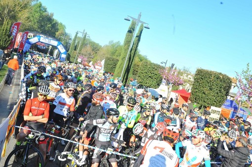 Ciclismo, stagione granfondo-mediofondo Acsi, il campionato parte da Laigueglia