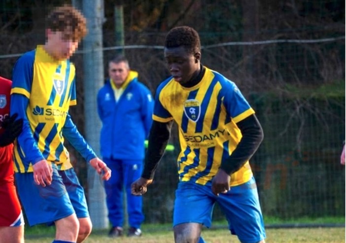 Calcio, lutto di Finale Ligure | Saluzzo e Verzuolo scosse dalla morte di Rasmane. Si attende l’autopsia per chiarire le cause del decesso Calcio, lutto di Finale Ligure | Saluzzo e Verzuolo scosse dalla morte di Rasmane. Si attende l’autopsia per chiarire le cause del decesso