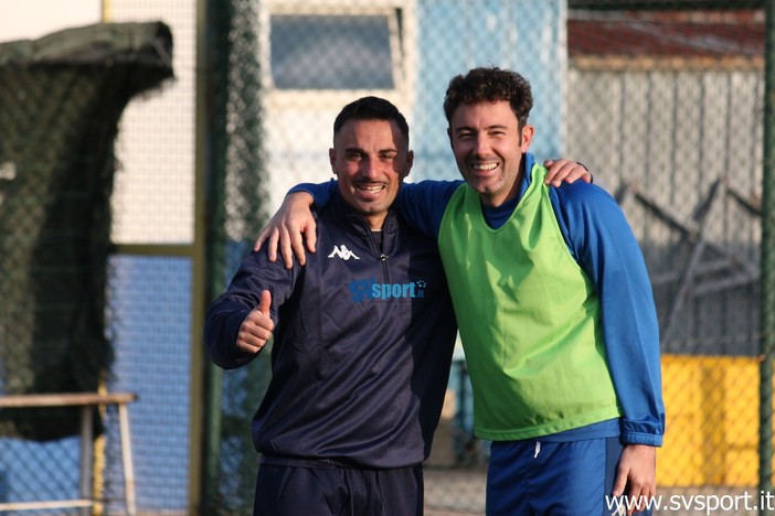 Sergio Fanelli con Tiziano Pollio, l'autore del gol partita Sergio Fanelli con Tiziano Pollio, l'autore del gol partita