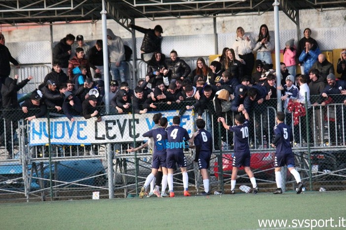 Calcio, Celle Varazze. Il dg Stefania Villa annuncia il ricorso: "Colombo espulso sul fallo di Schirru, c'è un errore tecnico da parte dell'arbitro"