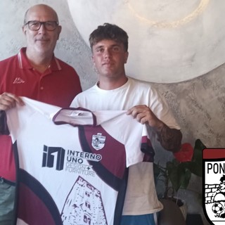 Calciomercato. C'è la corsa di Simone Staltari per il centrocampo del Pontelungo Calciomercato. C'è la corsa di Simone Staltari per il centrocampo del Pontelungo