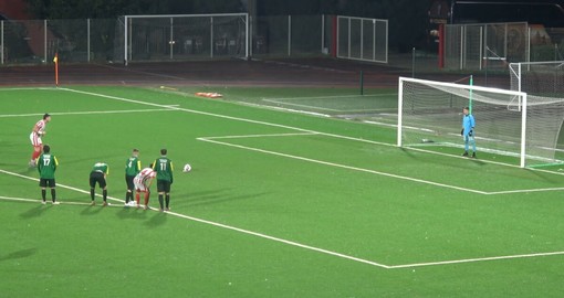 Calcio. Poggi glaciale dal dischetto, la Carcarese strappa un punto all'Athletic dopo le grandi parate di Giribaldi (VIDEO)