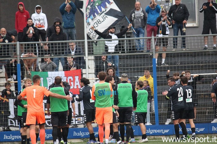 Calcio, Albenga. Il Rivasamba si impunta: "Niente posticipo? Non accettiamo l'ingresso gratuito degli ingauni" Calcio, Albenga. Il Rivasamba si impunta: "Niente posticipo? Non accettiamo l'ingresso gratuito degli ingauni"