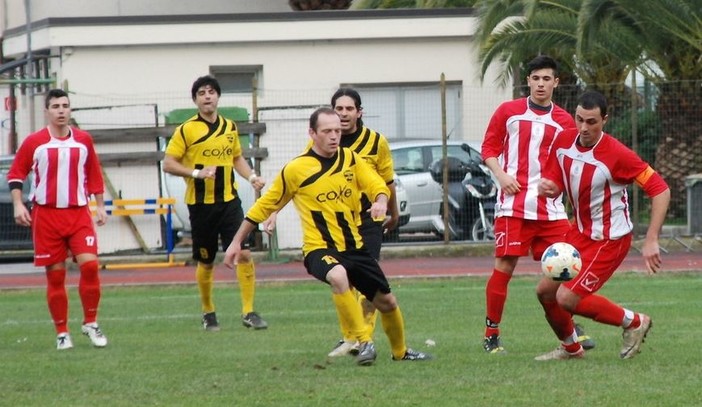 Calcio. Vincenzi - Baia Alassio: sette giorni per disegnare il futuro Calcio. Vincenzi - Baia Alassio: sette giorni per disegnare il futuro