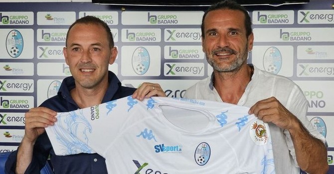 Calcio | Pietra Ligure. Rinnovo siglato per Moraglia e Feliciello, i tecnici siederanno sulla panchina biancoceleste anche nella prossima stagione Calcio | Pietra Ligure. Rinnovo siglato per Moraglia e Feliciello, i tecnici siederanno sulla panchina biancoceleste anche nella prossima stagione