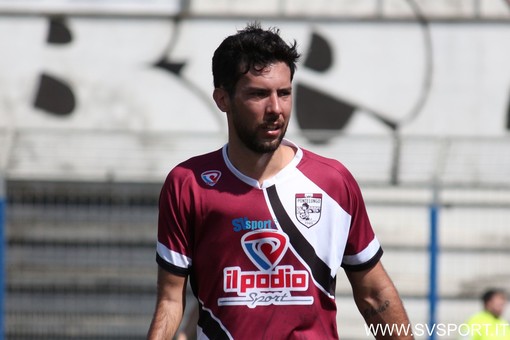 Tripletta inaugurale per Manuel Marquez