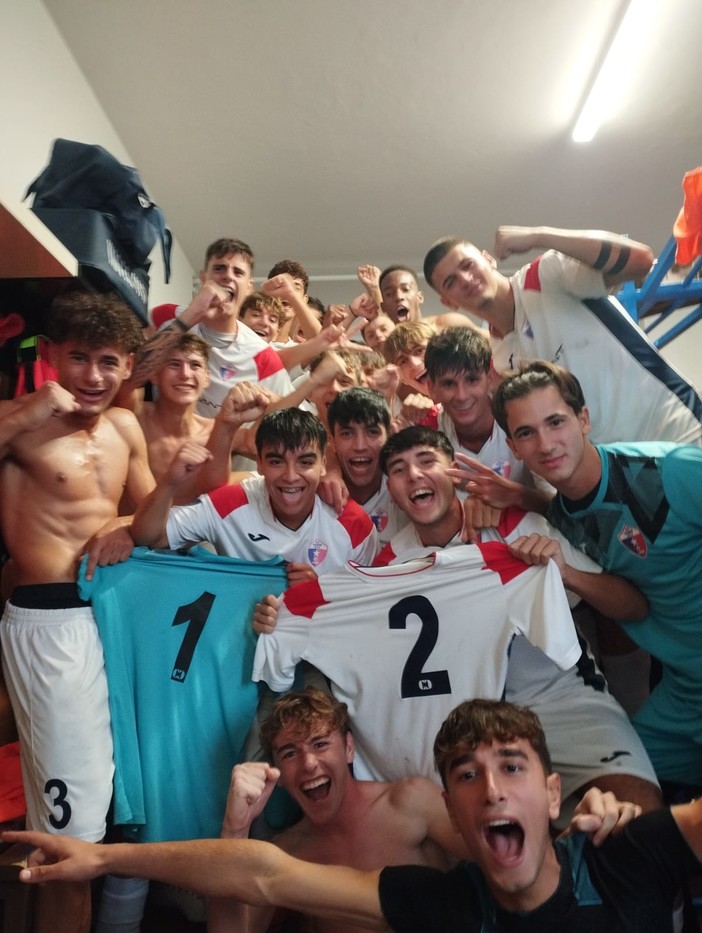 Calcio, Juniores. Il Vado non muore mai, la doppietta di Barbero nel finale spinge i rossoblu al primo posto (VIDEO) Calcio, Juniores. Il Vado non muore mai, la doppietta di Barbero nel finale spinge i rossoblu al primo posto (VIDEO)