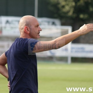 Calcio. Finale, a sorpresa arrivano le dimissioni di mister Andrea Caverzan Calcio. Finale, a sorpresa arrivano le dimissioni di mister Andrea Caverzan