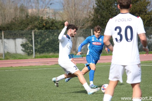 Calcio, Serie D. Il Vado mette a rischio anche i playoff, la Cairese pareggia a Varese e tiene ancora aperta la strada per la salvezza diretta Calcio, Serie D. Il Vado mette a rischio anche i playoff, la Cairese pareggia a Varese e tiene ancora aperta la strada per la salvezza diretta