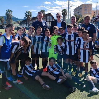 Calcio, Savona, Gol e sorrisi al 1° Memorial Stefano Delucis, riconoscimento speciale per Cristiano Giuntoli (FOTO)