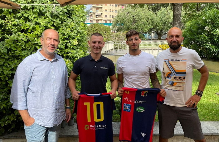 Calciomercato. La Golfo Dianese conferma Dominici in attacco, per la mediana arriva Roberto Franco Calciomercato. La Golfo Dianese conferma Dominici in attacco, per la mediana arriva Roberto Franco