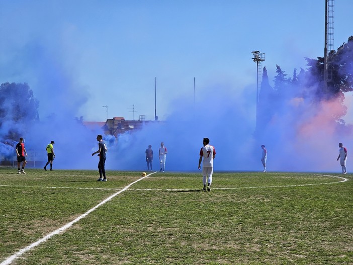 Calcio, S.F. Loano. Adesso è ufficiale, l'Ellena avrà il manto in sintetico: "E' la nostra vittoria più grande" Calcio, S.F. Loano. Adesso è ufficiale, l'Ellena avrà il manto in sintetico: "E' la nostra vittoria più grande"