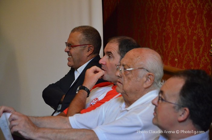 Il presidente del CONI Liguria, Lelio Spranza, alal presentazione della Rari Nantes Il presidente del CONI Liguria, Lelio Spranza, alal presentazione della Rari Nantes