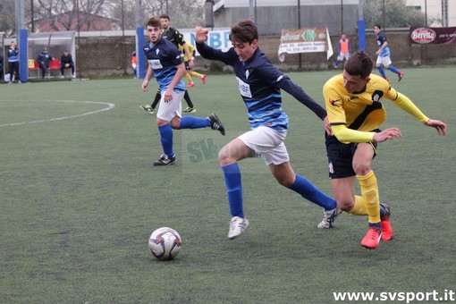 Andrea Cambiaso in azione con la maglia dell'Albissola: per lui è imminente il passaggio al Savona Andrea Cambiaso in azione con la maglia dell'Albissola: per lui è imminente il passaggio al Savona