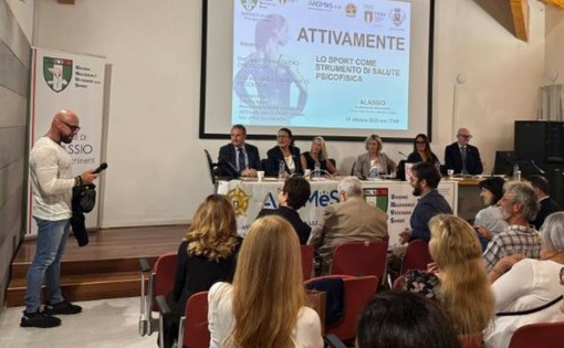 "ATTIVAMENTE": Sport e Salute Psicofisica riempiono la Biblioteca di Alassio "ATTIVAMENTE": Sport e Salute Psicofisica riempiono la Biblioteca di Alassio