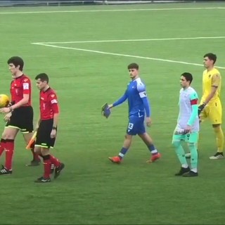 Calcio, Pietra Ligure. Fascia da capitano e vittoria con l'Under 17 LND per Lorenzo Insolito (VIDEO)