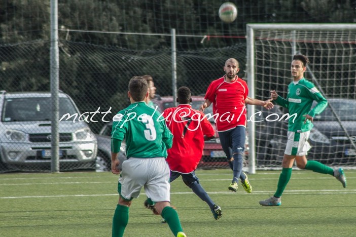 Calcio, Promozione. Oggi il recupero, ma il Legino minaccia di giocare ad Albissola con la Juniores Calcio, Promozione. Oggi il recupero, ma il Legino minaccia di giocare ad Albissola con la Juniores