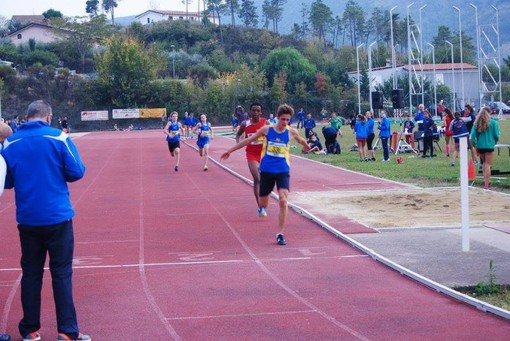 Coppa Amicizia Giovani: l'Atletica Bugella prevale allo sprint sull'Atletica Varazze