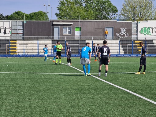 Calcio, Eccellenza. Franco Gargiulo sblocca l'Albenga, un buon Pietra si arrende di misura Calcio, Eccellenza. Franco Gargiulo sblocca l'Albenga, un buon Pietra si arrende di misura