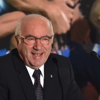 Calcio. Nel week end sarà osservato un minuto di raccoglimento su tutti i campi per la morte di Carlo Tavecchio Calcio. Nel week end sarà osservato un minuto di raccoglimento su tutti i campi per la morte di Carlo Tavecchio