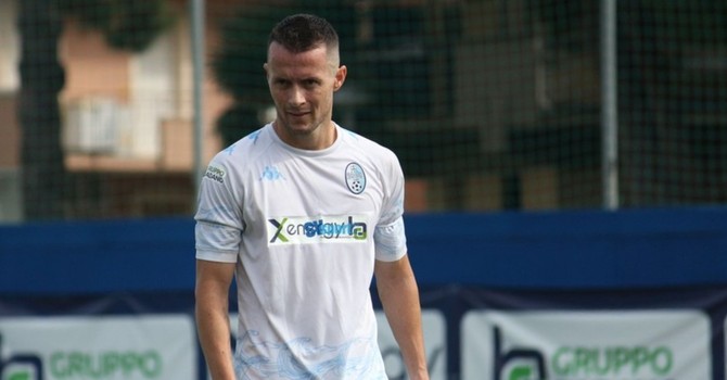 Calcio | Eccellenza. Il Campomorone batte l'Arenzano in pieno recupero, Pietra Ligure costretto alla semifinale playoff contro la Fezzanese