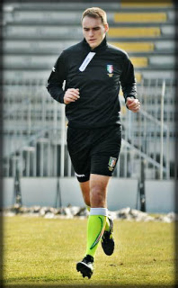 Calcio, Arbitri: la Sezione di Albenga in festa, domenica Matteo Della Valle esordirà in Prima Divisione