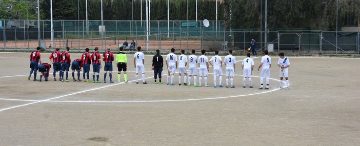 Dea Diana e Priamar schierate prima del calcio d'inizio dell'ultima giornata di campionato: domani le due squadre saranno faccia a faccia ancora una volta Dea Diana e Priamar schierate prima del calcio d'inizio dell'ultima giornata di campionato: domani le due squadre saranno faccia a faccia ancora una volta