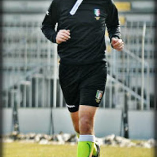 Calcio, Arbitri: la Sezione di Albenga in festa, domenica Matteo Della Valle esordirà in Prima Divisione