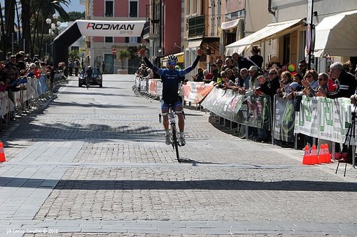 Ciclismo: Busuito e la Prato firmano il primo albo d'oro della Gran Fondo Ceriale Ciclismo: Busuito e la Prato firmano il primo albo d'oro della Gran Fondo Ceriale