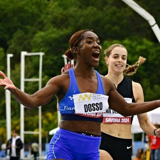 Foto di Davide Vaninetti: la gioia di Zaynab Dosso dopo la vittoria con record italiano sui 100m nell'edizione 2024