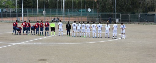 Dea Diana e Priamar schierate prima del calcio d'inizio dell'ultima giornata di campionato: domani le due squadre saranno faccia a faccia ancora una volta