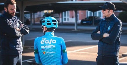 Giro d'Italia 2023, la Eolo-Kometa pronta ai blocchi di partenza. Basso: &quot;Abbiamo una squadra fortissima, alziamo l'asticella&quot;