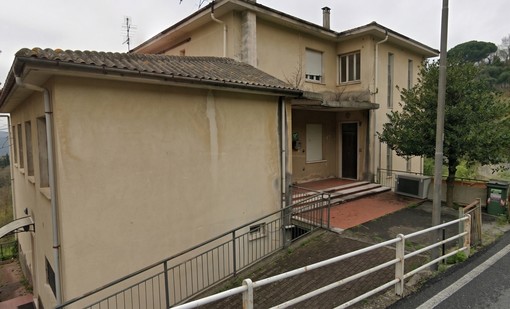 Outdoor | Da struttura decadente a punto di riferimento: l’ex scuola di Orco ora può rinascere come "Casa della montagna" Outdoor | Da struttura decadente a punto di riferimento: l’ex scuola di Orco ora può rinascere come "Casa della montagna"
