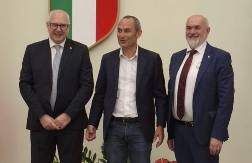 Pallapugno. Il presidente Enrico Costa confermato anche al vertice del Coordinamento delle Discipline Sportive Associate Coni Pallapugno. Il presidente Enrico Costa confermato anche al vertice del Coordinamento delle Discipline Sportive Associate Coni