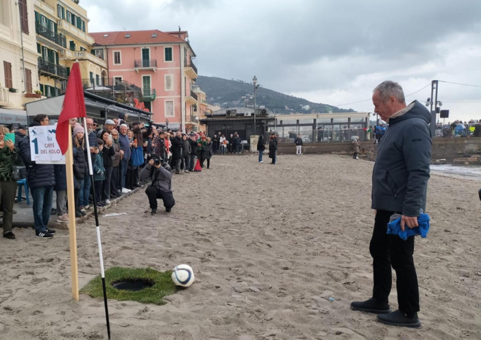 Alassio si scalda per la Befana: torna il Footgolf dei Campioni nel segno della solidarietà Alassio si scalda per la Befana: torna il Footgolf dei Campioni nel segno della solidarietà