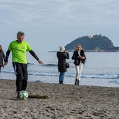 Alassio | Footgolf in spiaggia, consegnato l'assegno alla Fondazione Airc da più di 15.000 euro Alassio | Footgolf in spiaggia, consegnato l'assegno alla Fondazione Airc da più di 15.000 euro