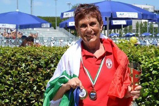 Nuoto Master: A Livorno Laura Faucci vince due medaglie d’oro e ottiene due nuovi record italiani categoria Master 75