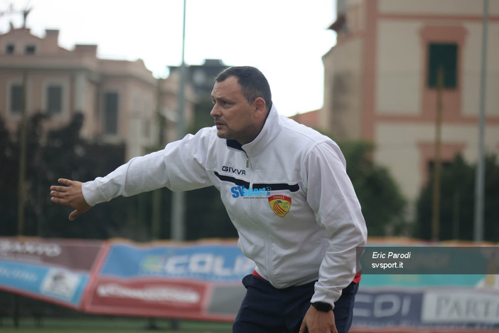 Calcio, Finale. Brignoli pone l'accento sulla direzione di gara: "Match con la Sestrese equilibrato, gli episodi in partite simili fanno davvero la differenza" (VIDEO) Calcio, Finale. Brignoli pone l'accento sulla direzione di gara: "Match con la Sestrese equilibrato, gli episodi in partite simili fanno davvero la differenza" (VIDEO)