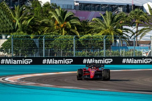 F1. Stratosferica Ferrari in qualifica a Miami: prima fila tutta rossa, Leclerc è di nuovo in pole